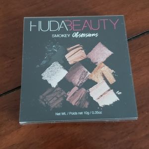 Huda Beauty Smokey Obsessions Palette